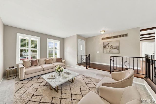 1230 Luray Drive, Chesterfield, MO 63017