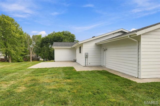 1230 Luray Drive, Chesterfield, MO 63017