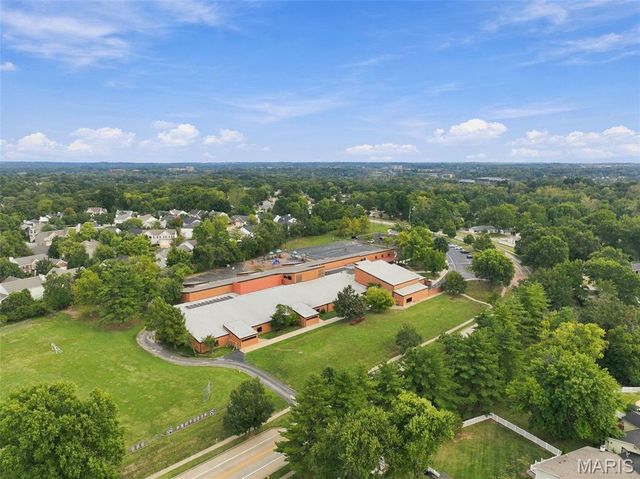 1230 Luray Drive, Chesterfield, MO 63017