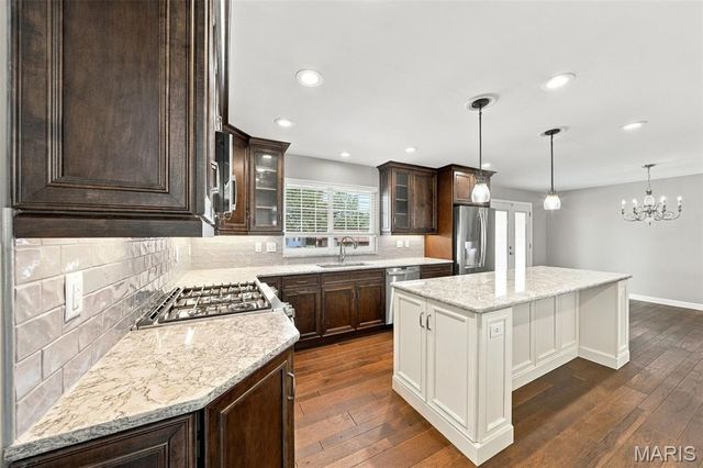 1230 Luray Drive, Chesterfield, MO 63017