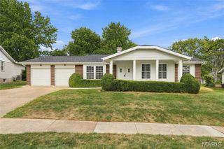 1230 Luray Drive, Chesterfield, MO 63017