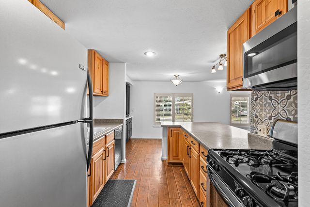2252 Table Rock Road 222, Medford, OR 97501