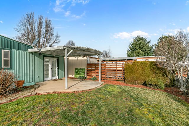 2252 Table Rock Road 222, Medford, OR 97501