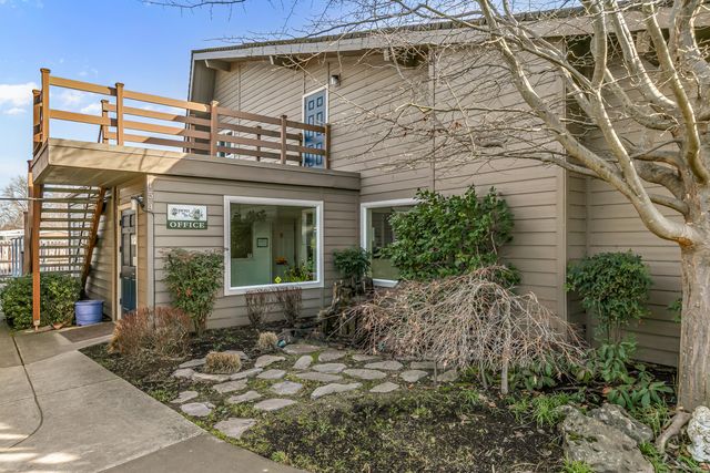 2252 Table Rock Road 222, Medford, OR 97501