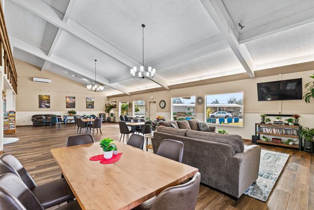 2252 Table Rock Road 222, Medford, OR 97501