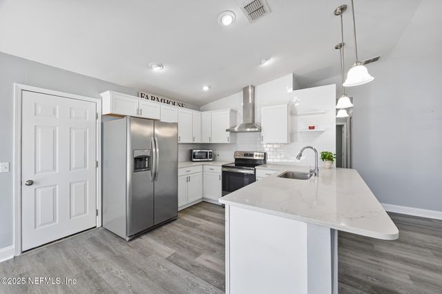 1672 SANDY HOLLOW Loop, Middleburg, FL 32068