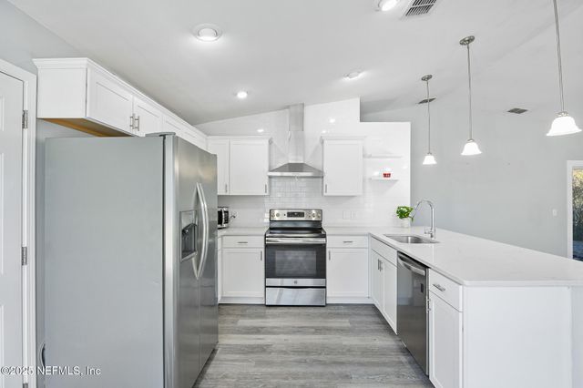 1672 SANDY HOLLOW Loop, Middleburg, FL 32068