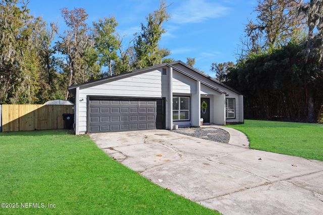 1672 SANDY HOLLOW Loop, Middleburg, FL 32068