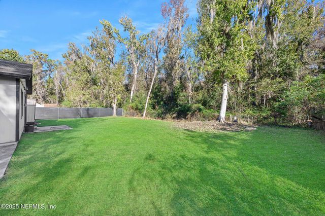 1672 SANDY HOLLOW Loop, Middleburg, FL 32068