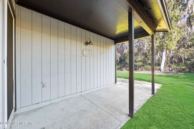 1672 SANDY HOLLOW Loop, Middleburg, FL 32068