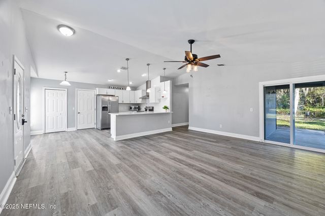 1672 SANDY HOLLOW Loop, Middleburg, FL 32068