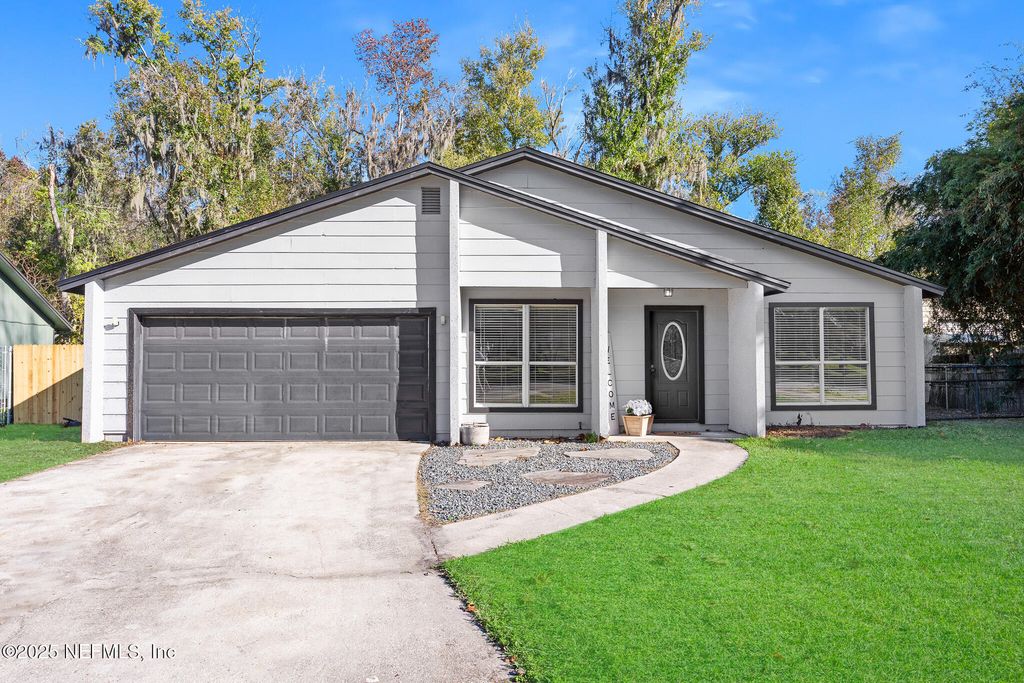 1672 SANDY HOLLOW Loop, Middleburg, FL 32068