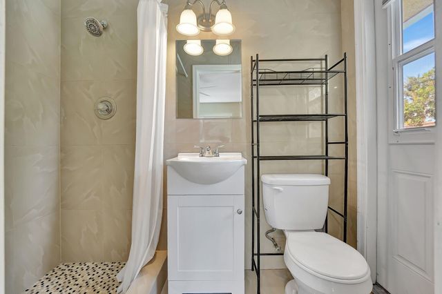 1300 NE 26th Avenue NE, Pompano Beach, FL 33062