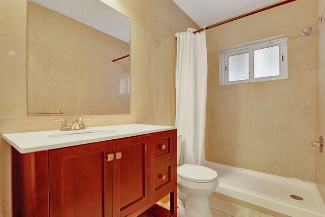 1300 NE 26th Avenue NE, Pompano Beach, FL 33062