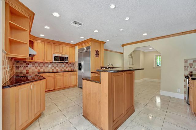 1300 NE 26th Avenue NE, Pompano Beach, FL 33062