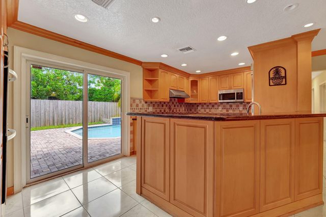 1300 NE 26th Avenue NE, Pompano Beach, FL 33062