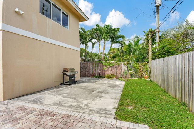 1300 NE 26th Avenue NE, Pompano Beach, FL 33062