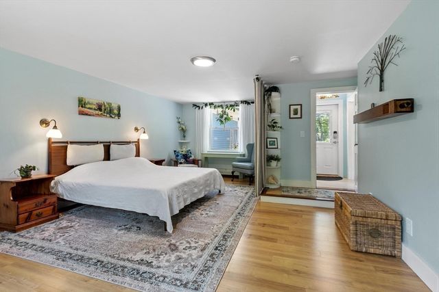 27 Oak Ave, Lunenburg, MA 01462