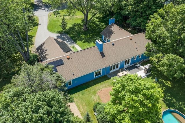 27 Oak Ave, Lunenburg, MA 01462