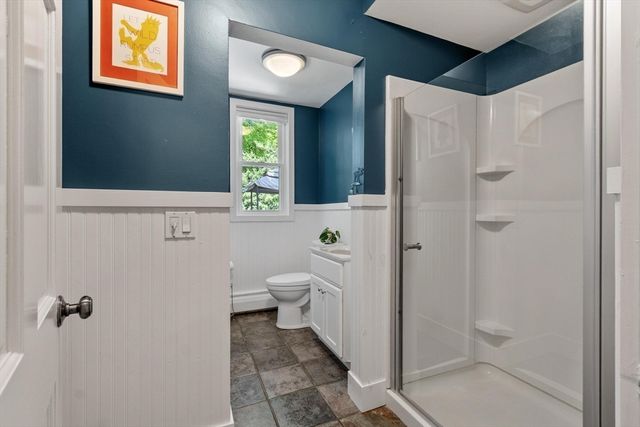 27 Oak Ave, Lunenburg, MA 01462
