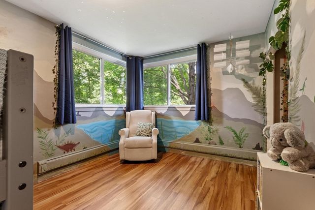 27 Oak Ave, Lunenburg, MA 01462