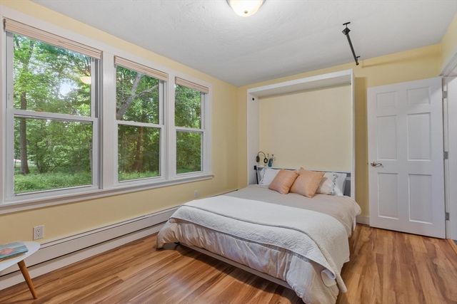 27 Oak Ave, Lunenburg, MA 01462