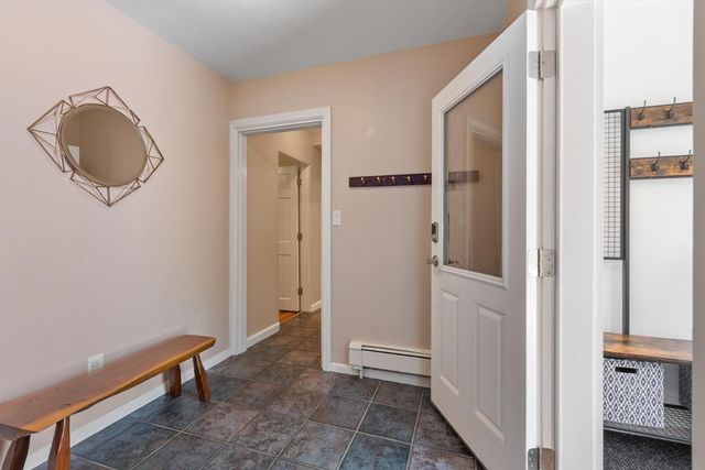 27 Oak Ave, Lunenburg, MA 01462