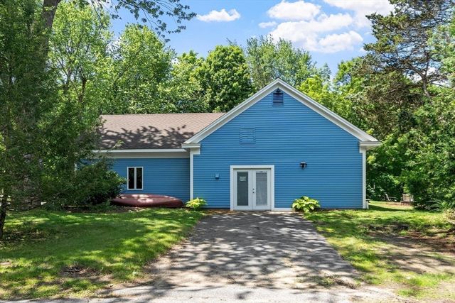 27 Oak Ave, Lunenburg, MA 01462
