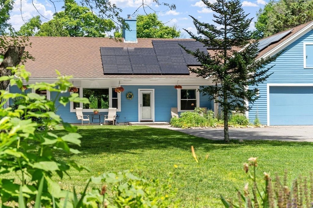 27 Oak Ave, Lunenburg, MA 01462