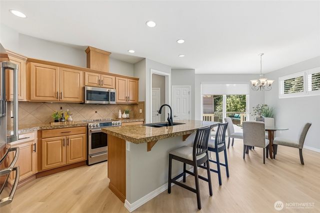 23753 NE Twinberry Way, Redmond, WA 98053