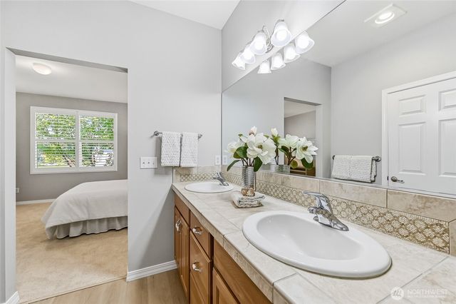 23753 NE Twinberry Way, Redmond, WA 98053
