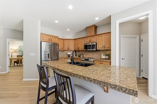 23753 NE Twinberry Way, Redmond, WA 98053