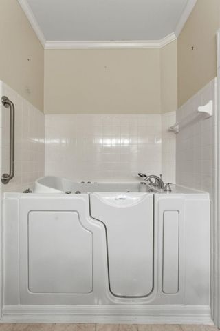 2917 Tabor Oaks Lane, Lexington, KY 40502