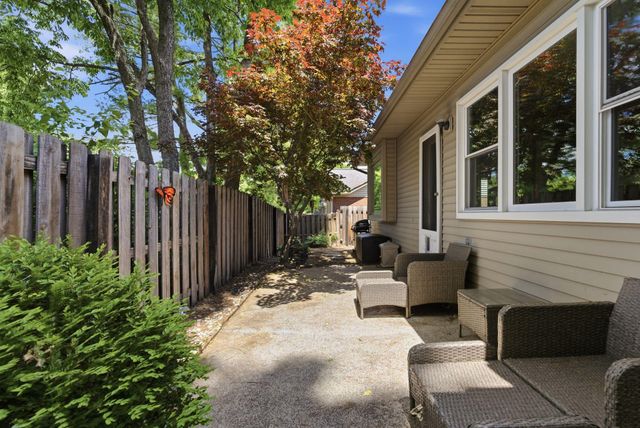 2917 Tabor Oaks Lane, Lexington, KY 40502