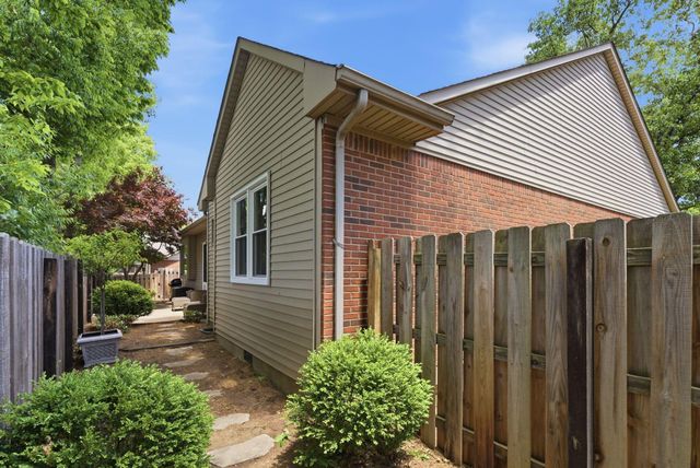 2917 Tabor Oaks Lane, Lexington, KY 40502