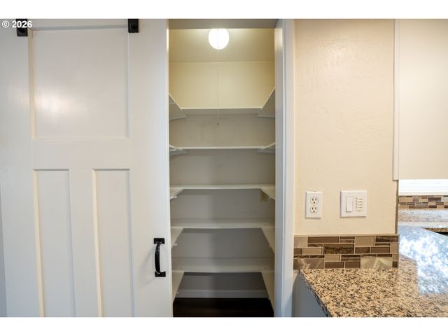 89827 FIR BUTTE Rd, Eugene, OR 97402