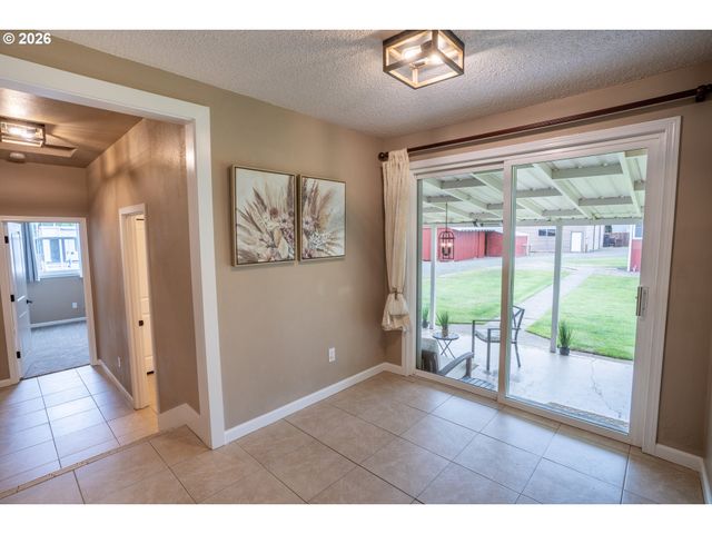 89827 FIR BUTTE Rd, Eugene, OR 97402