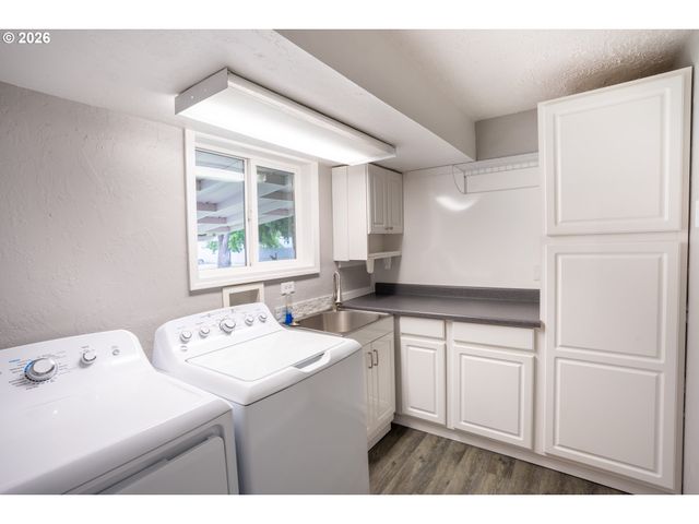 89827 FIR BUTTE Rd, Eugene, OR 97402