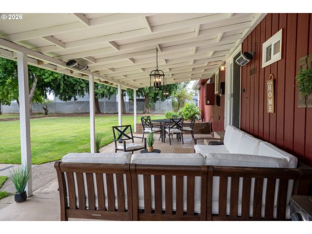 89827 FIR BUTTE Rd, Eugene, OR 97402