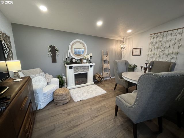 89827 FIR BUTTE Rd, Eugene, OR 97402
