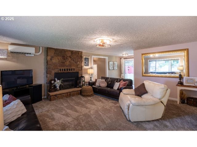 89827 FIR BUTTE Rd, Eugene, OR 97402