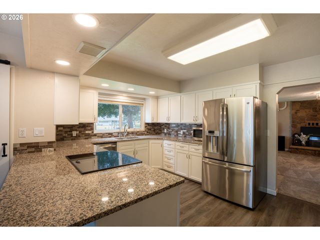 89827 FIR BUTTE Rd, Eugene, OR 97402