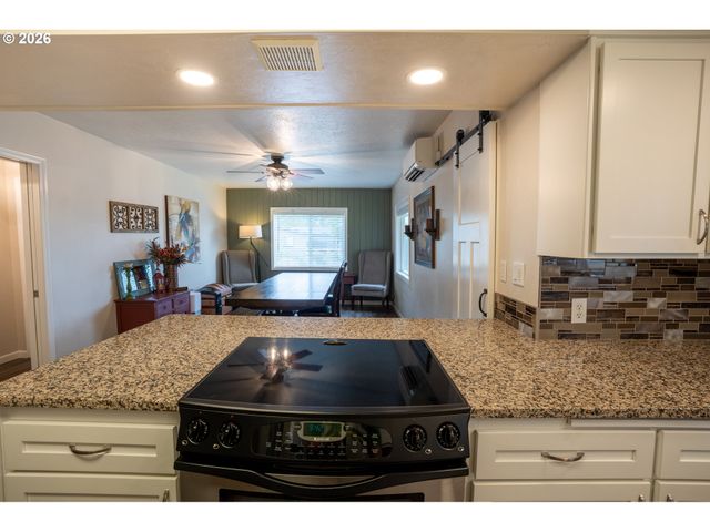 89827 FIR BUTTE Rd, Eugene, OR 97402