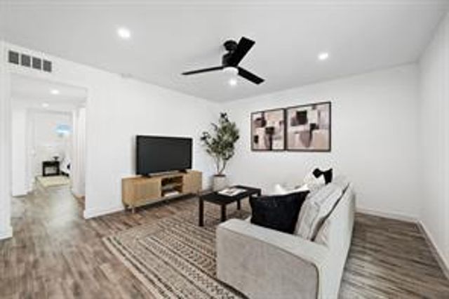 5911 Sheridan Ave LN C202, Austin, TX 78723