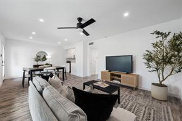 5911 Sheridan Ave LN C202, Austin, TX 78723