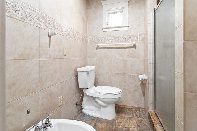 5855 Woodway Dr, Beaumont, TX 77707