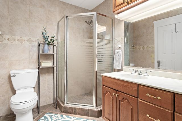 5855 Woodway Dr, Beaumont, TX 77707