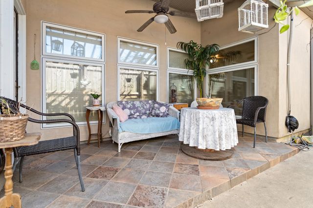 5855 Woodway Dr, Beaumont, TX 77707