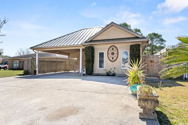 5855 Woodway Dr, Beaumont, TX 77707