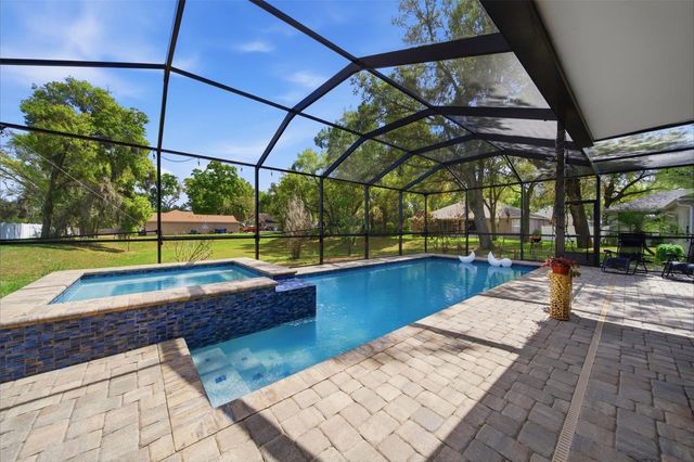 1605 HIDDEN MEADOW COURT, Valrico, FL 33594